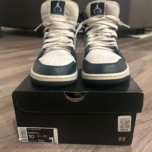 Jordan Men's Navy and Blue Trainers